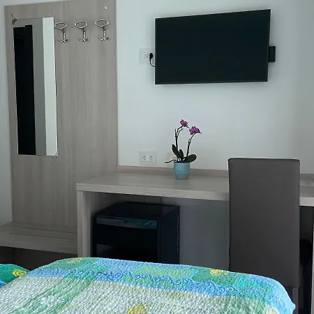 Hotel Afia *